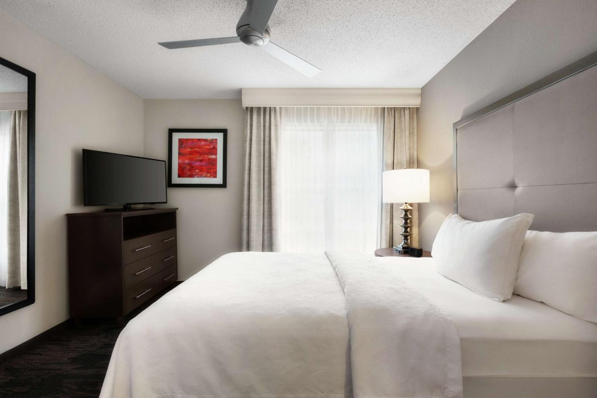Addison Suites Exteriér fotografie