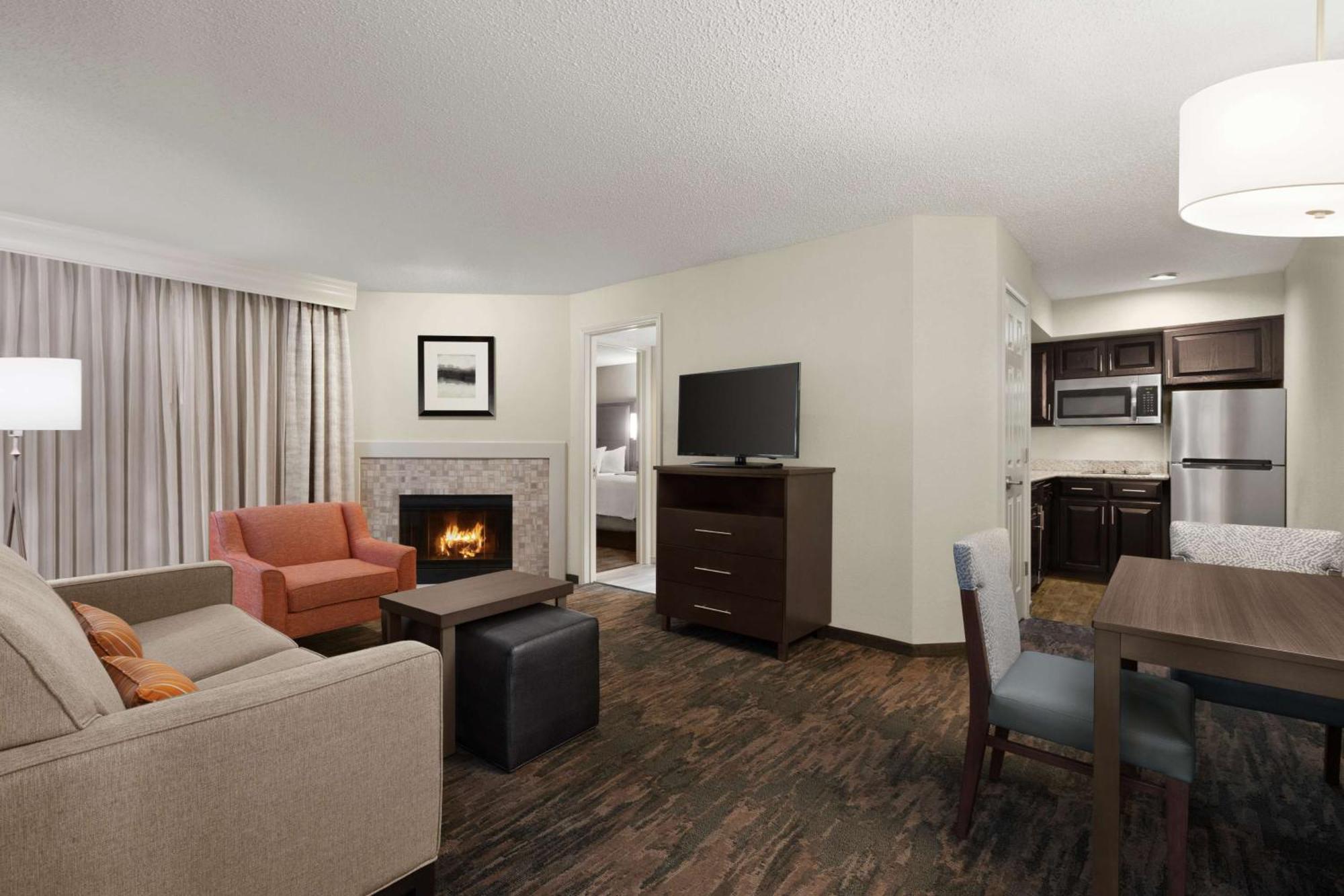 Addison Suites Exteriér fotografie
